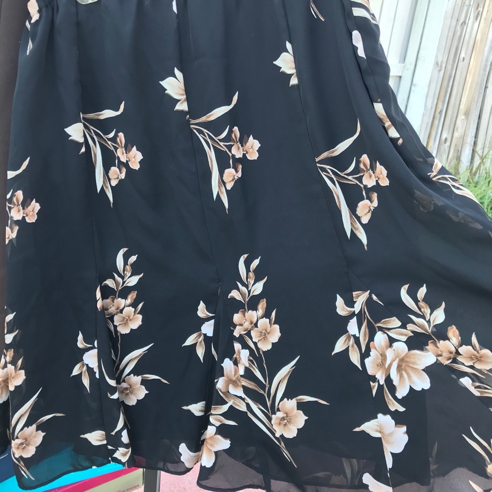 DEAL 🚨 of the day! Bundle of 8 skirts size 14